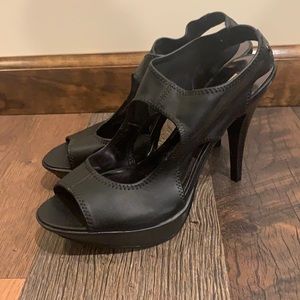 Simply Vera -Vera Wang heel